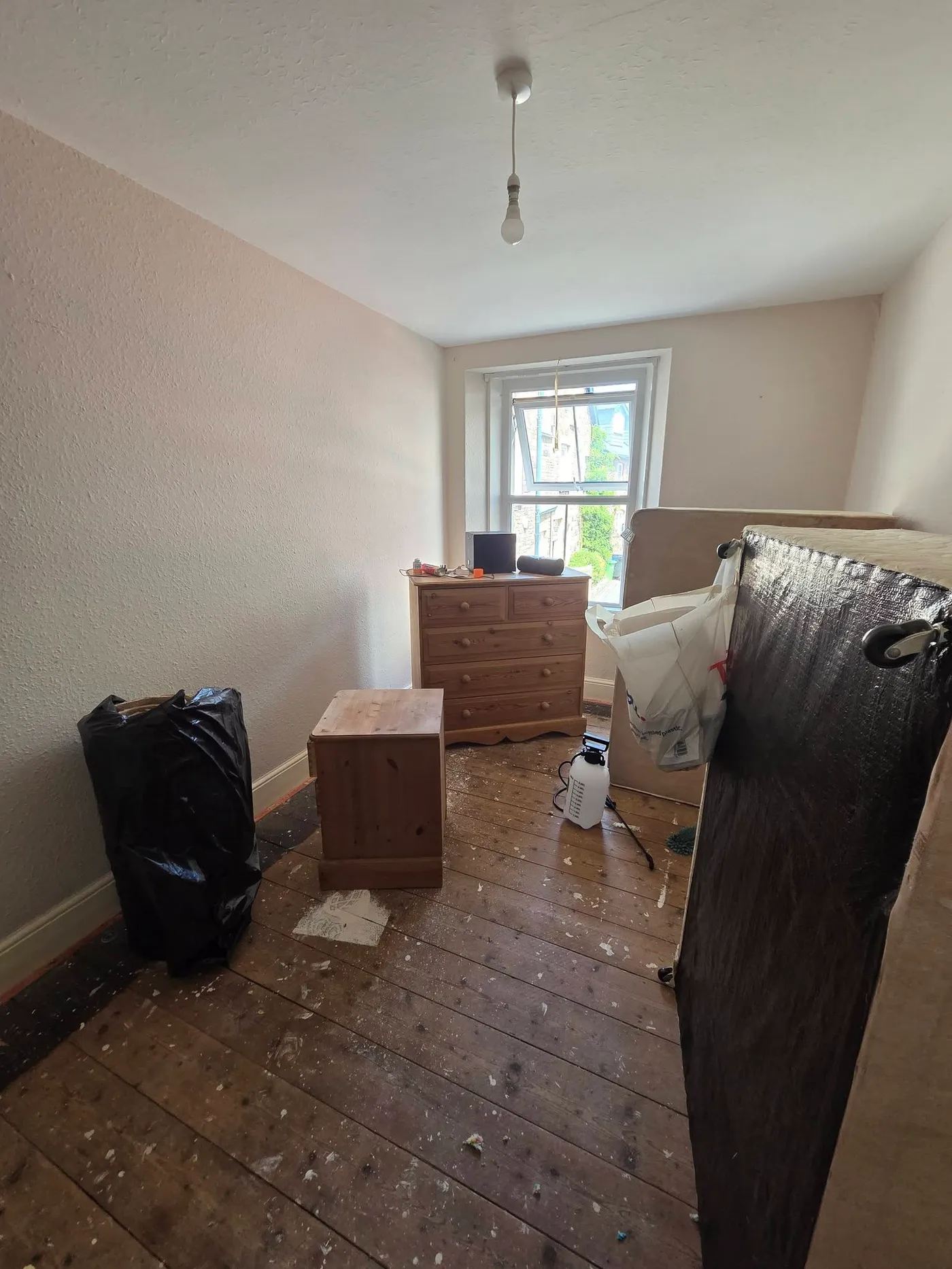 A bedroom during preparation, before its final decoration and flooring.
